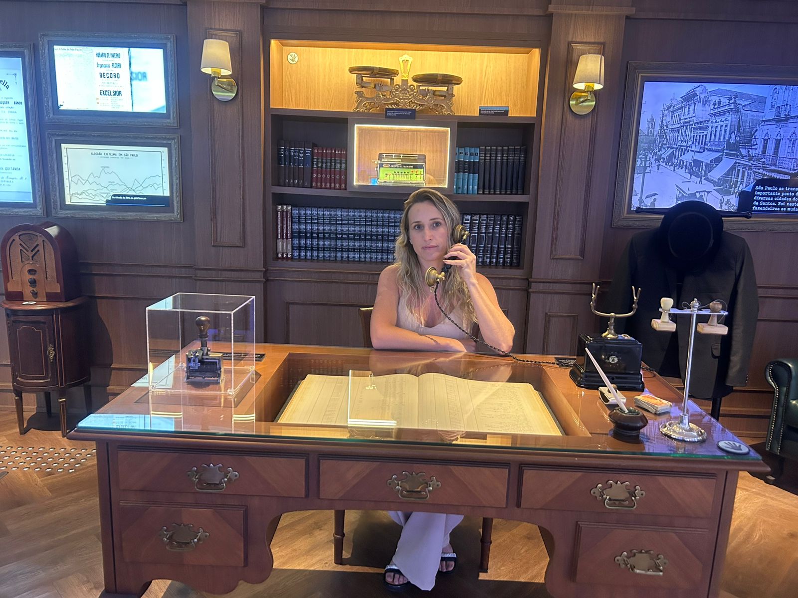 Juliana Freitas no escritório